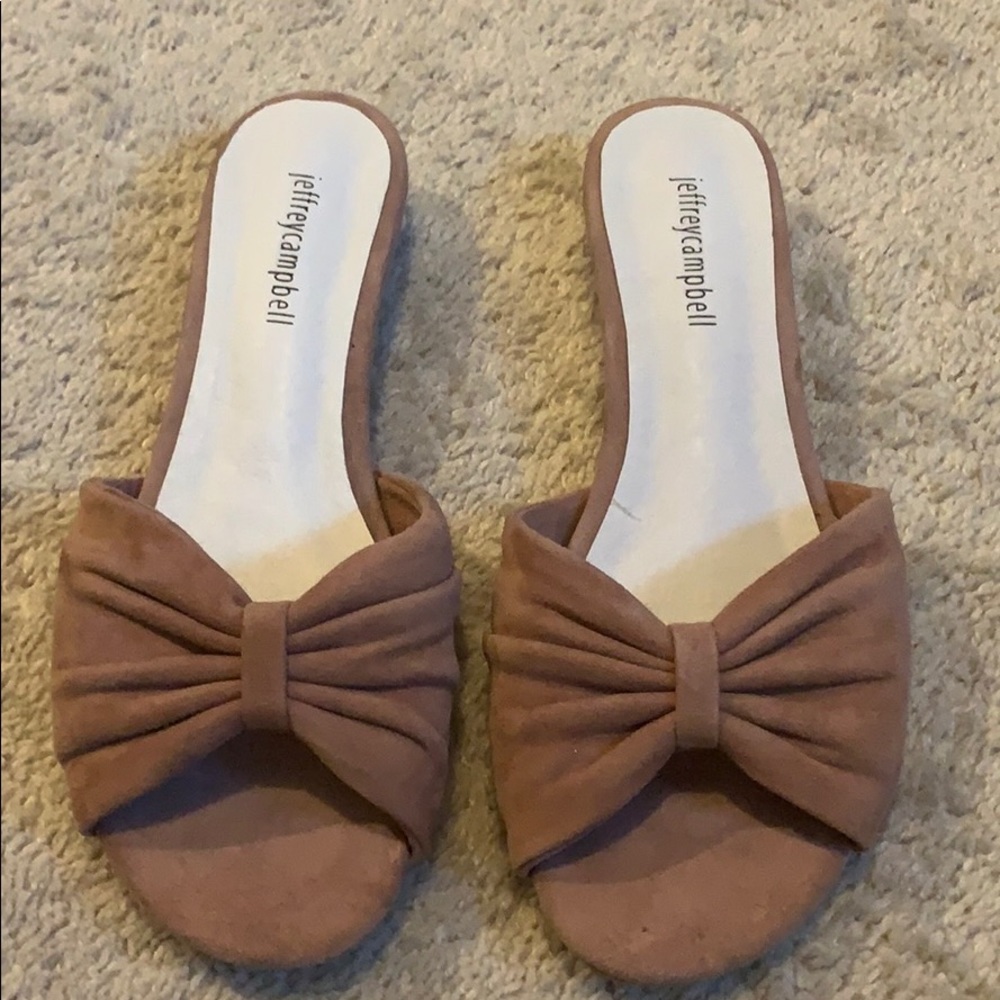 Sandals / Slides